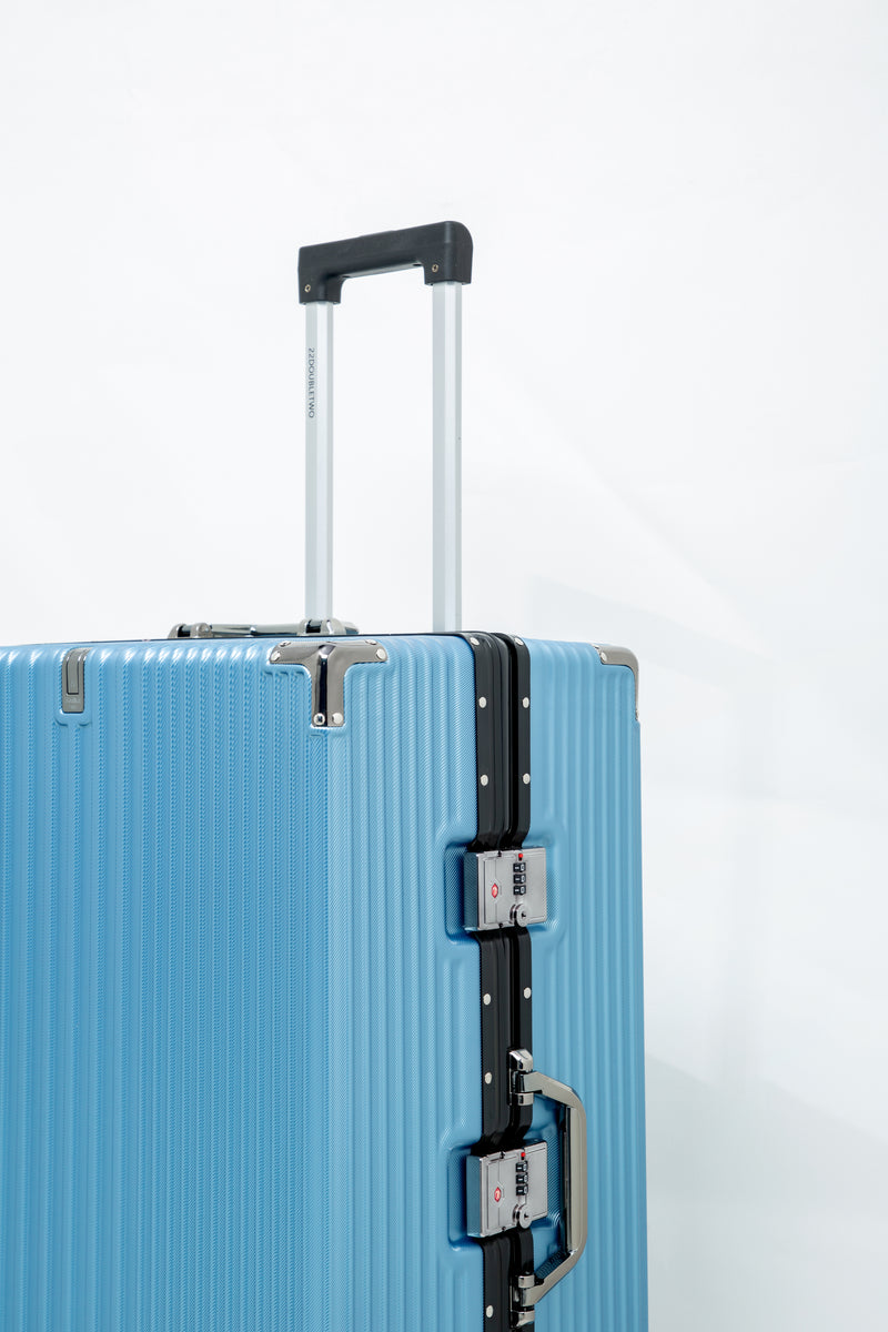 Aluminium Hard Shell Trolley – TSA Lock, 360° Wheels-3